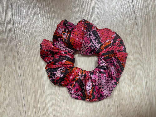 Scrunchie in Red Snake
