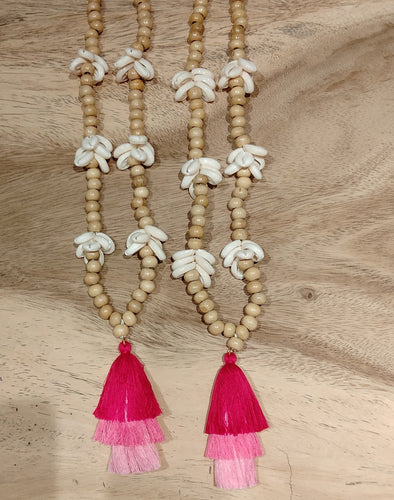 Wood & Shell Necklace in Fuchsia Tassel