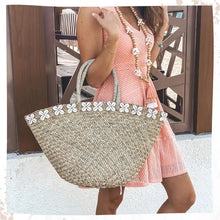 Load image into Gallery viewer, Daisy Handbag