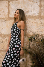 Load image into Gallery viewer, Lorenzo Dress in Mono Daisy