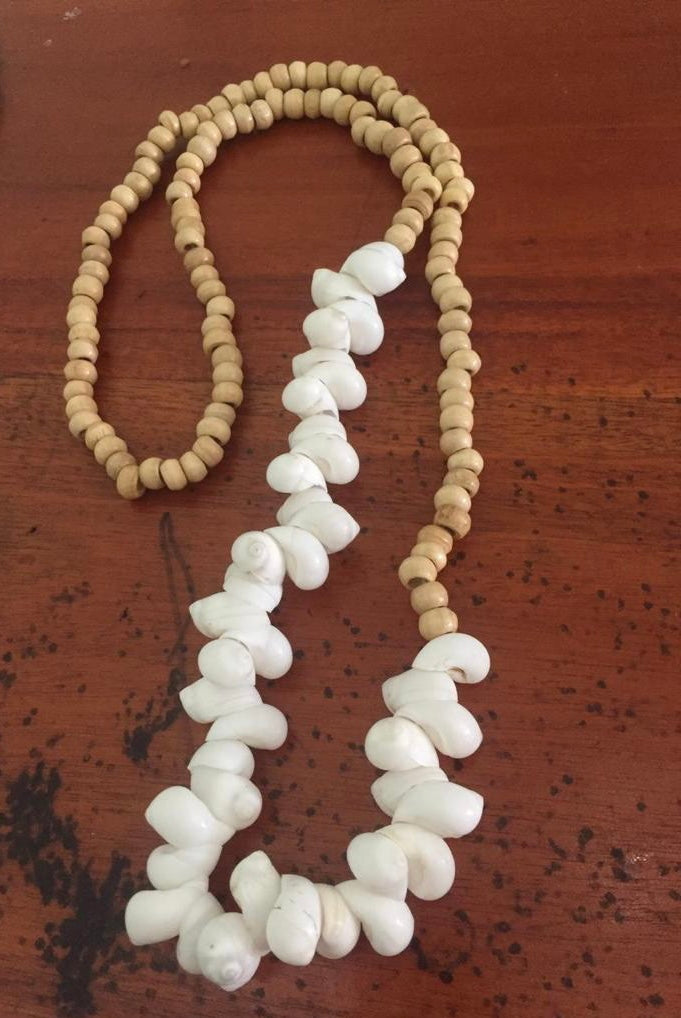 Chunky Shell Necklace in Natural