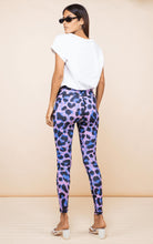 Load image into Gallery viewer, Izumi Leggings in Purple Leopard