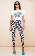 Load image into Gallery viewer, Izumi Leggings in Bare Leopard