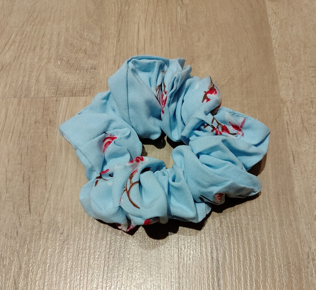 Scrunchie in Blue Blossom